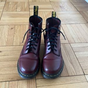 DR MARTENS DELANEY LACE UP BOOT